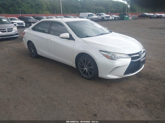 2015 TOYOTA CAMRY XSE