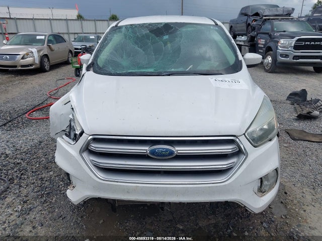 2017 FORD ESCAPE SE 12