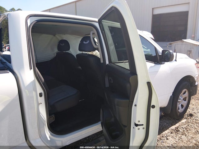 صورة 8 لـ 2019 Nissan TITAN S