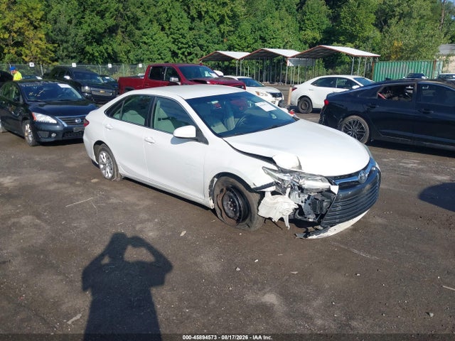 2015 TOYOTA CAMRY LE