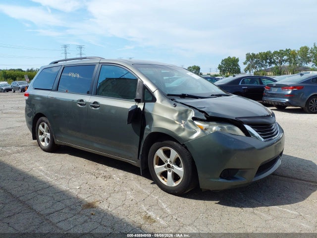 2012 TOYOTA SIENNA LE 8 PASSENGER