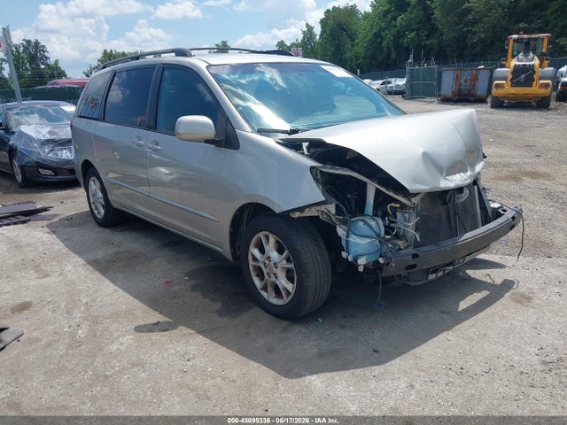 2005 TOYOTA SIENNA XLE