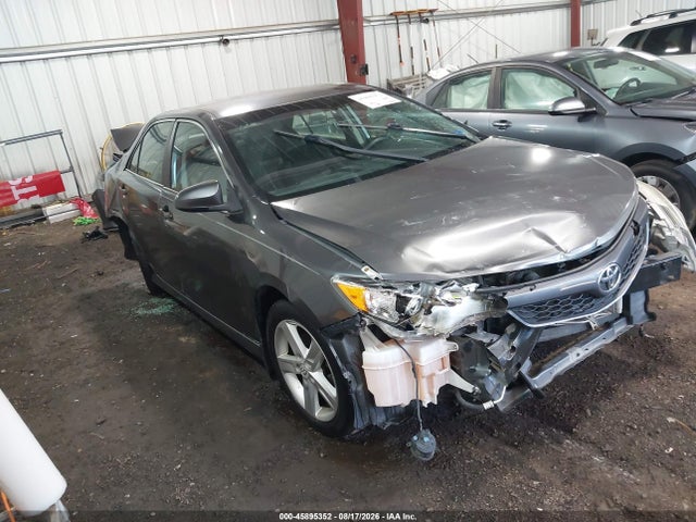 2012 TOYOTA CAMRY SE