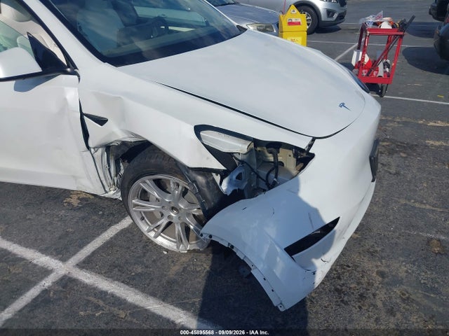 2023 TESLA MODEL Y AWD/LONG RANGE DUAL MOTOR ALL-WHEEL DRIVE 6