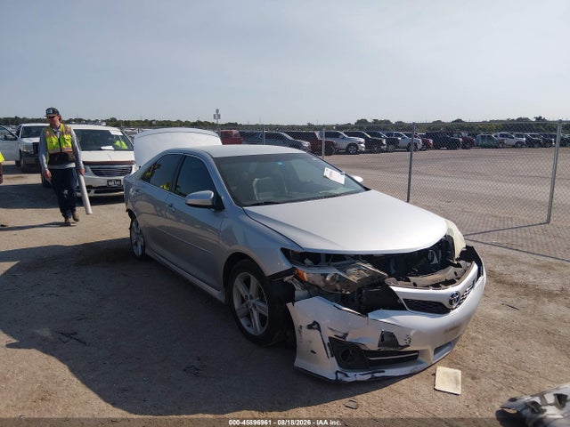 2012 TOYOTA CAMRY SE
