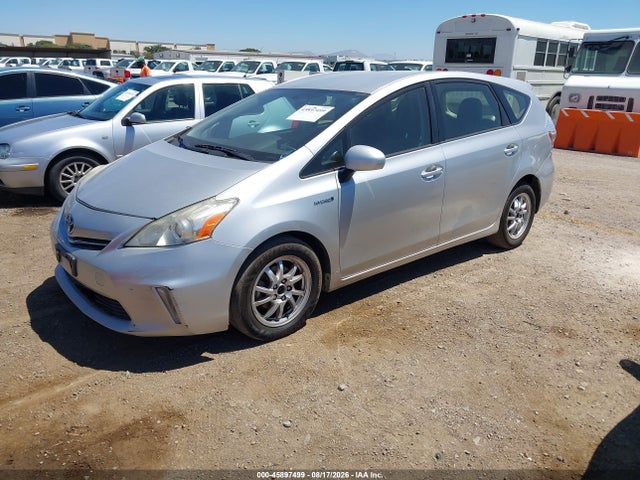 2014 Toyota PRIUS V THREE — фото 2
