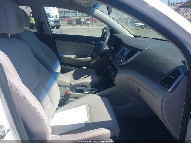 2018 HYUNDAI TUCSON SE 5