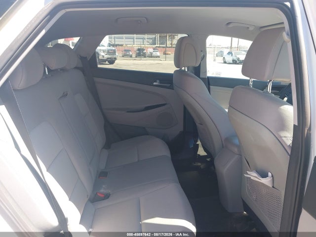 2018 HYUNDAI TUCSON SE 8