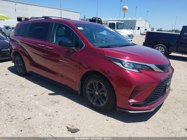 2024 TOYOTA SIENNA XSE