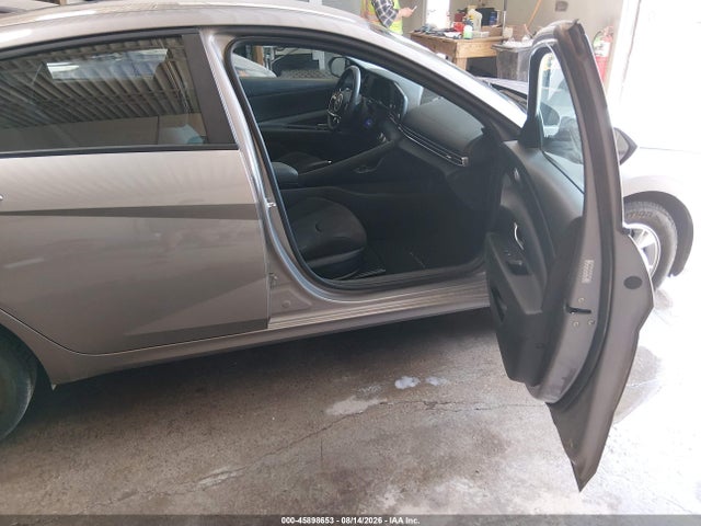 2023 HYUNDAI ELANTRA SE 5