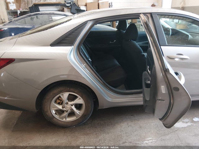 2023 HYUNDAI ELANTRA SE 8