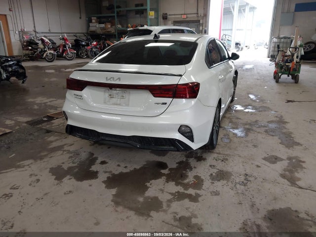 2023 KIA FORTE GT-LINE 4