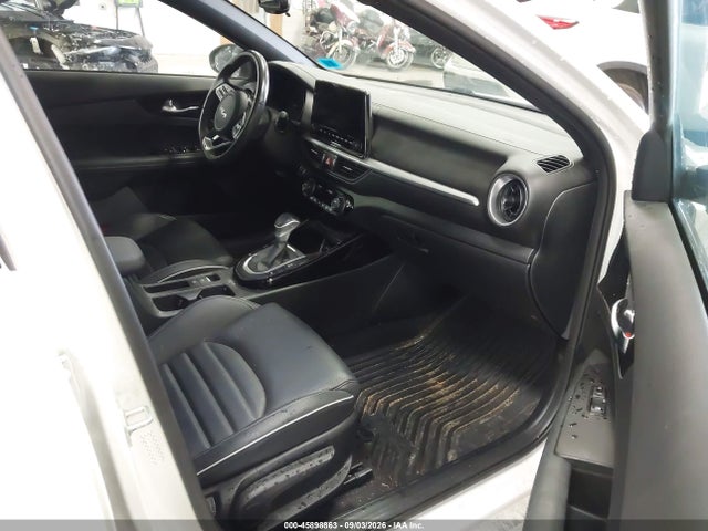 2023 KIA FORTE GT-LINE 5