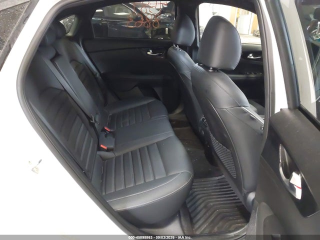 2023 KIA FORTE GT-LINE 8