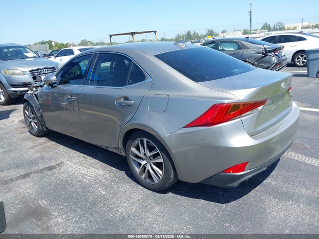 2018 Lexus IS 300 — фото 3