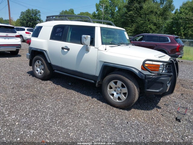 2010 TOYOTA FJ CRUISER 