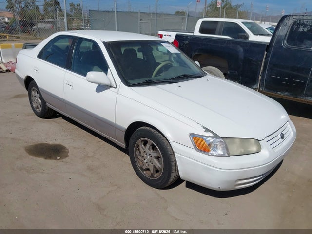 2001 TOYOTA CAMRY LE