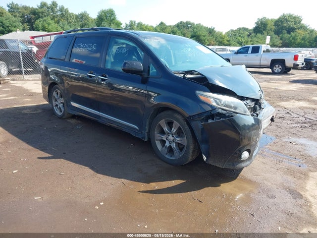 2016 TOYOTA SIENNA SE 8 PASSENGER
