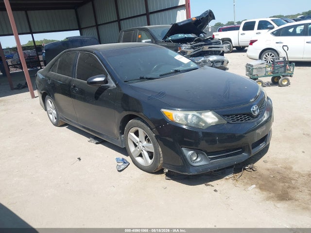 2012 TOYOTA CAMRY SE