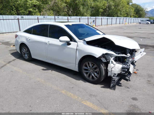 2022 TOYOTA AVALON XLE