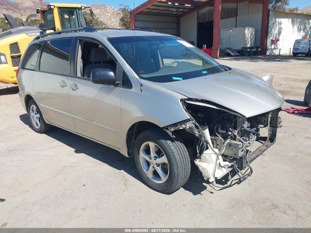 2006 TOYOTA SIENNA LE