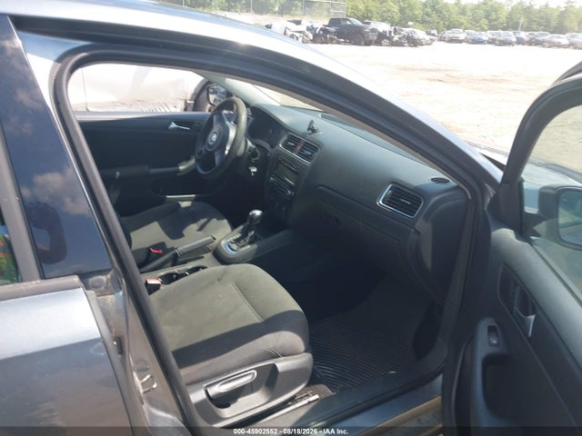 صورة 5 لـ 2011 Volkswagen JETTA 2.0L S