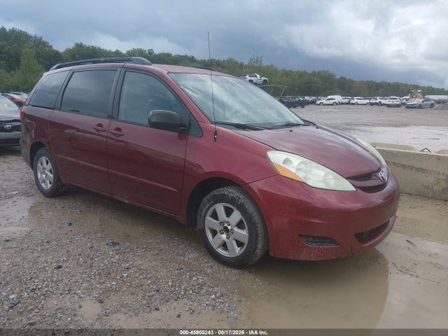 2009 TOYOTA SIENNA LE