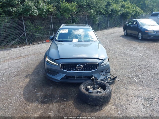 صورة مصغرة 12 لـ 2023 Volvo V60 CROSS COUNTRY B5 PLUS