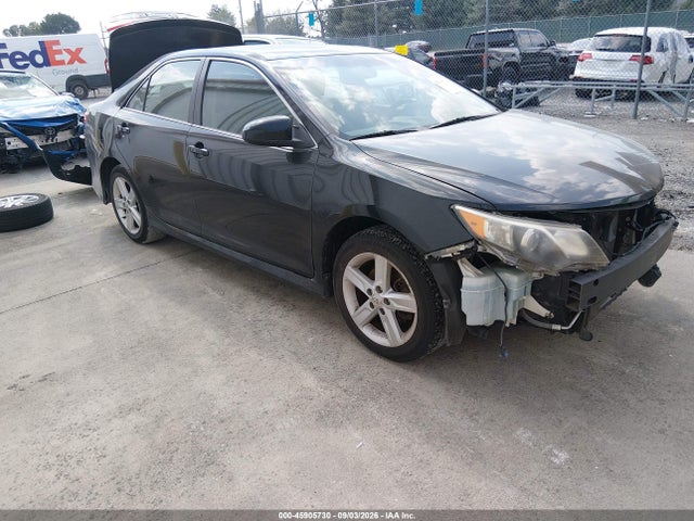 2012 TOYOTA CAMRY SE