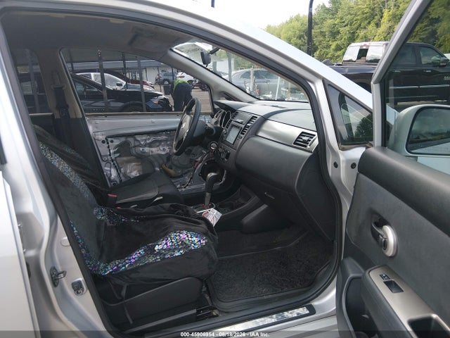 صورة مصغرة 5 لـ 2010 Nissan VERSA 1.8SL
