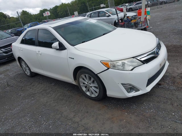 2014 TOYOTA CAMRY XLE