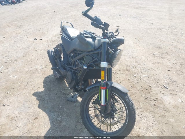 2021 HUSQVARNA VITPILEN 401/SVARTPILEN 401