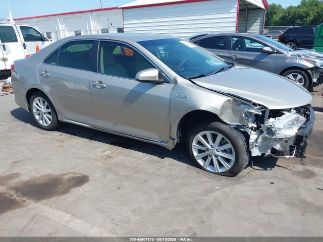 2014 TOYOTA CAMRY XLE
