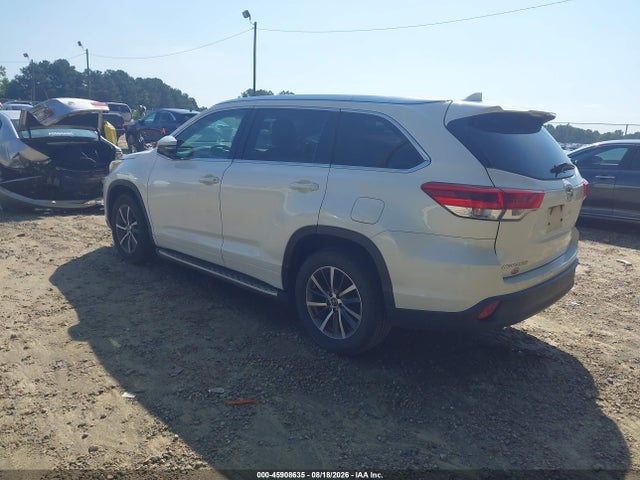 2018 TOYOTA HIGHLANDER XLE 3