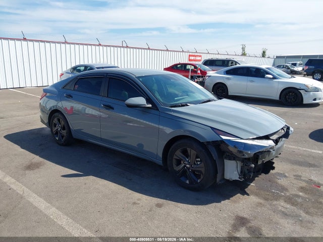 2022 HYUNDAI ELANTRA BLUE