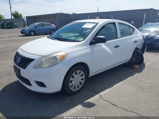2014 Nissan VERSA S — фото 2