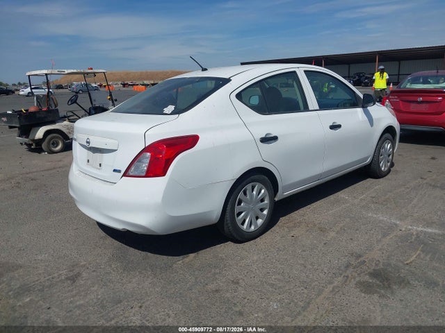 2014 Nissan VERSA S — фото 4