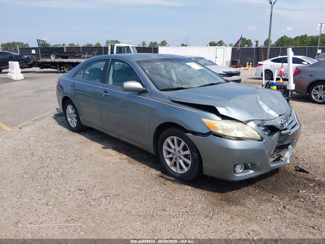 2011 TOYOTA CAMRY XLE