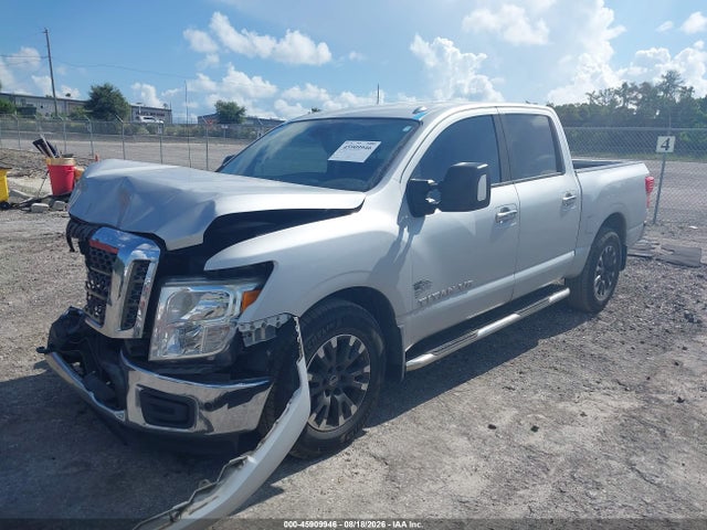 2018 Nissan TITAN SV — фото 2