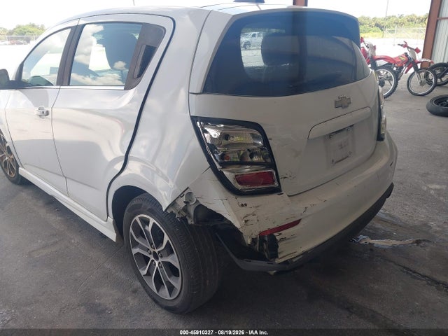 2018 Chevrolet SONIC LT AUTO photo 6