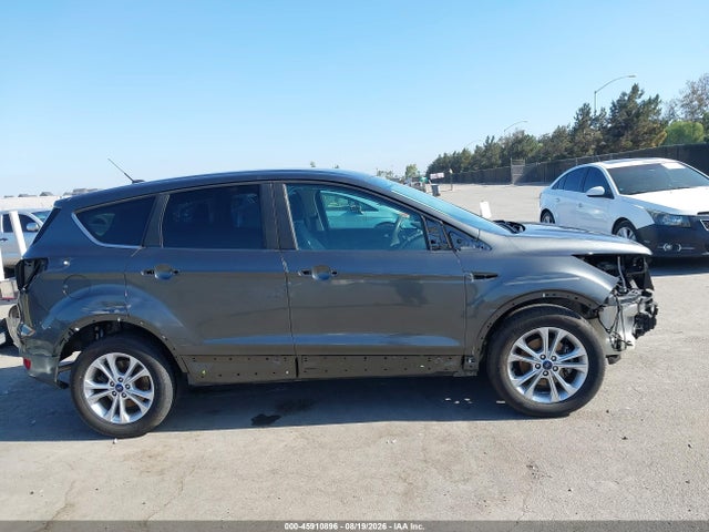 2017 FORD ESCAPE SE 14