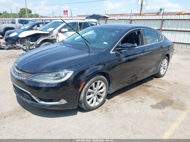 2015 Chrysler 200 C — фото 2