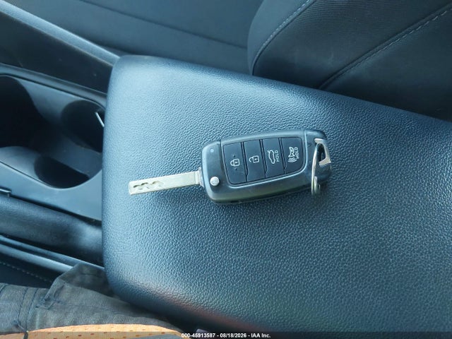 2023 HYUNDAI ELANTRA SE 11