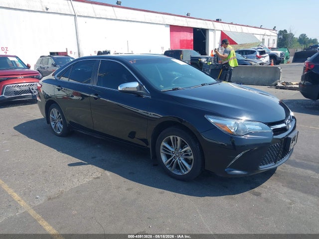 2017 TOYOTA CAMRY SE
