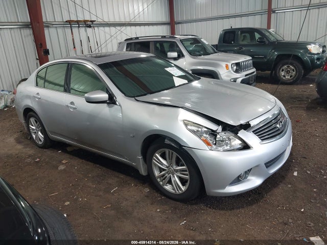2015 INFINITI Q40 