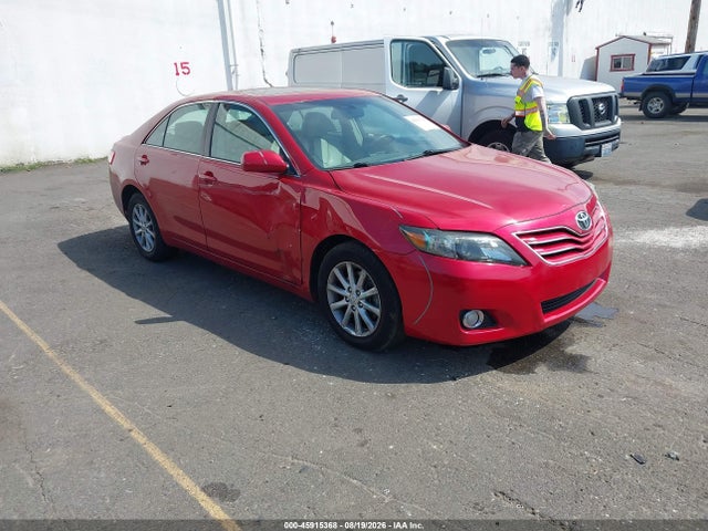 2011 TOYOTA CAMRY XLE