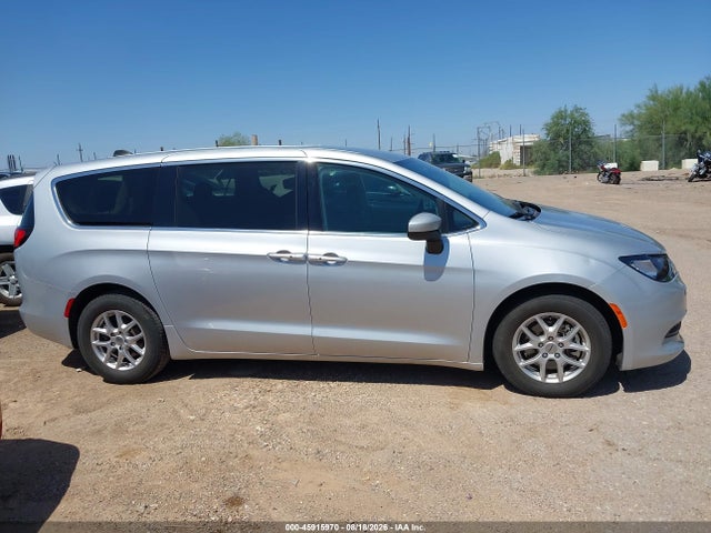 2023 CHRYSLER VOYAGER LX 13