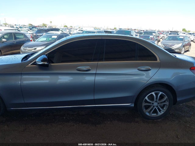 صورة 13 لـ 2015 Mercedes-BENZ C 300