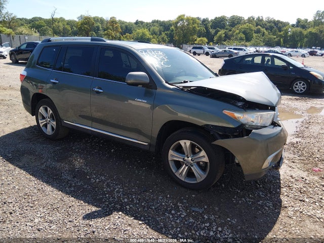 2013 TOYOTA HIGHLANDE LIMITED V6