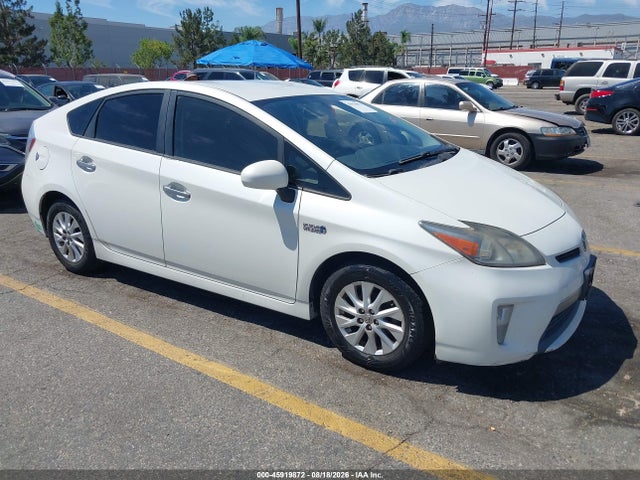 2014 TOYOTA PRIUS 